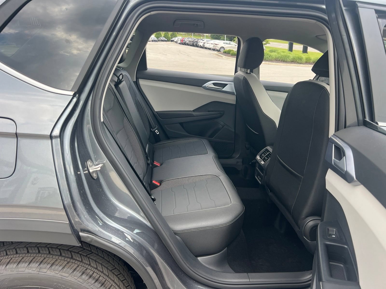 New 2026 Volkswagen Taos SE FWD image 29