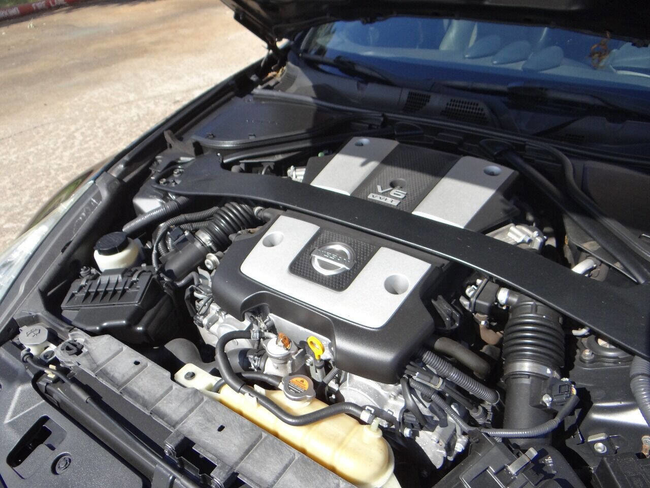 Used 2014 Nissan 370Z Touring w/ Sport Package RWD image 25
