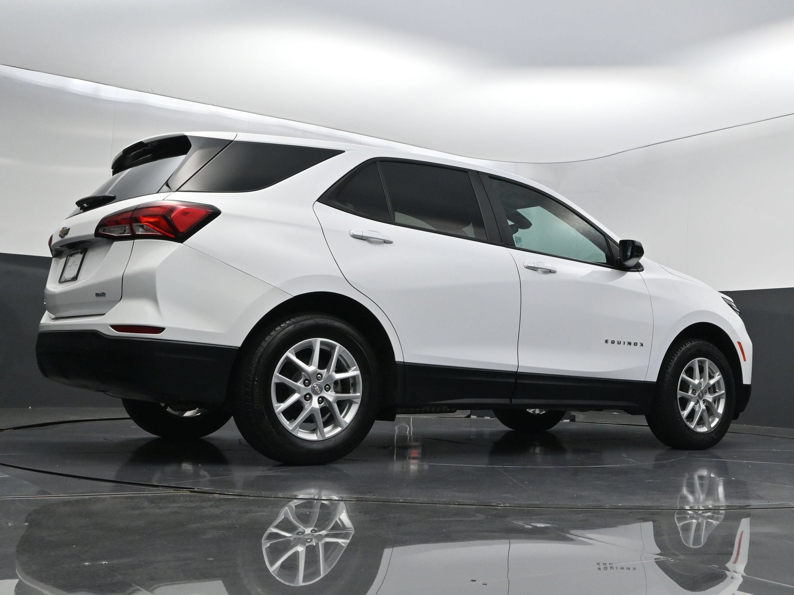 Certified 2023 Chevrolet Equinox LS w/ LS Convenience Package AWD/4WD image 42