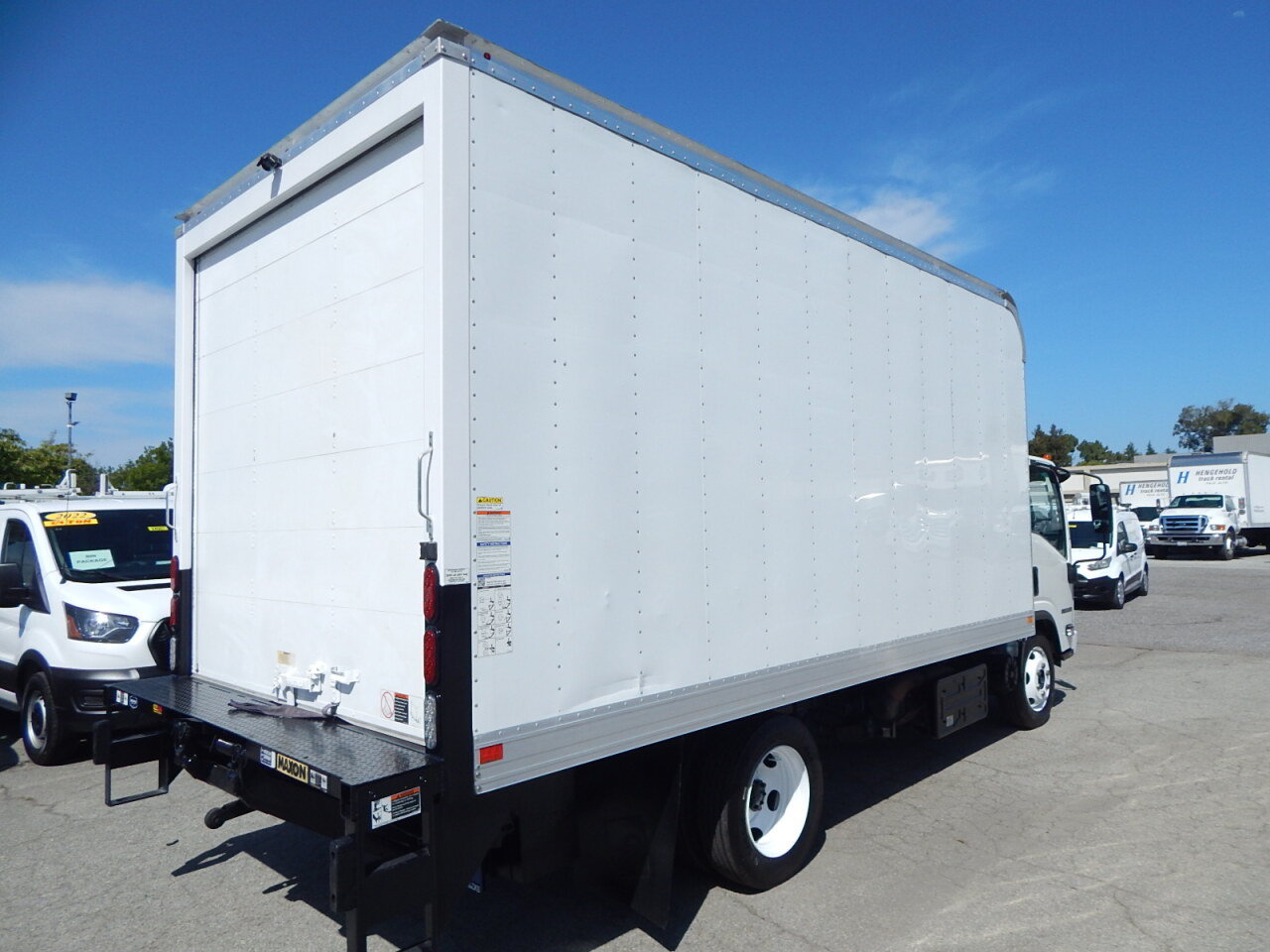 Used 2021 Isuzu NPR RWD image 8