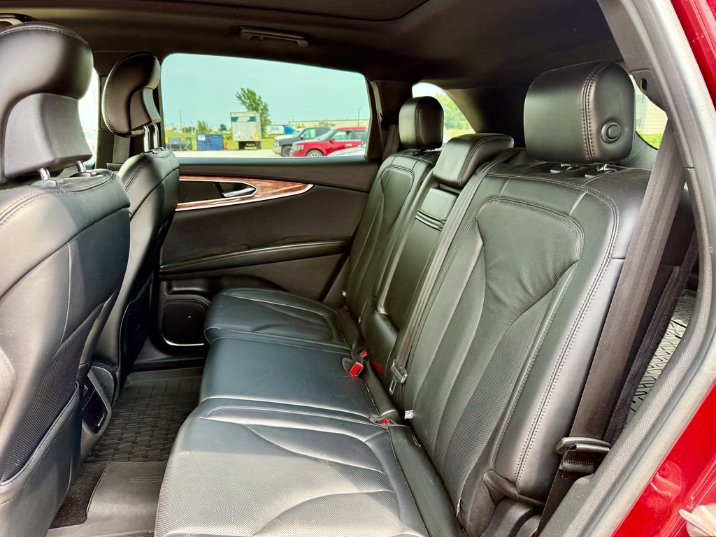 Used 2017 Lincoln MKX Reserve AWD/4WD image 12