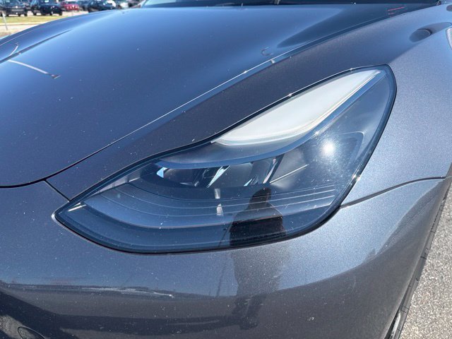 Used 2023 Tesla Model 3 Standard Range RWD image 9