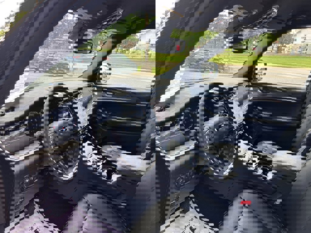 Used 2024 Jeep Grand Cherokee Limited w/ Black Appearance Package image 23