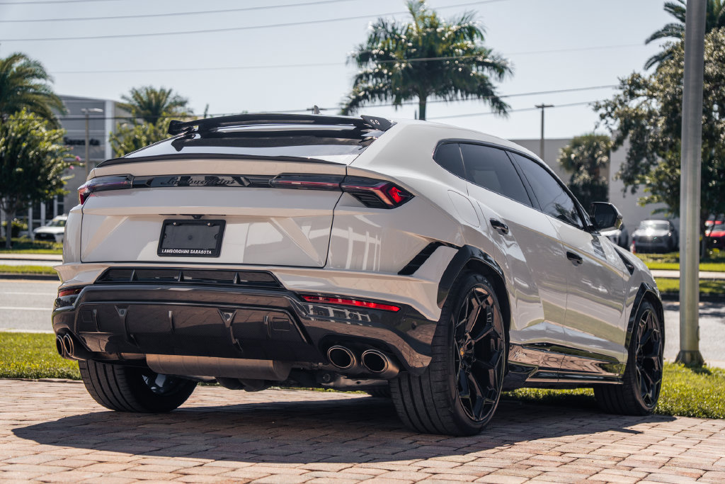 Used 2024 Lamborghini Urus Performante AWD/4WD image 5