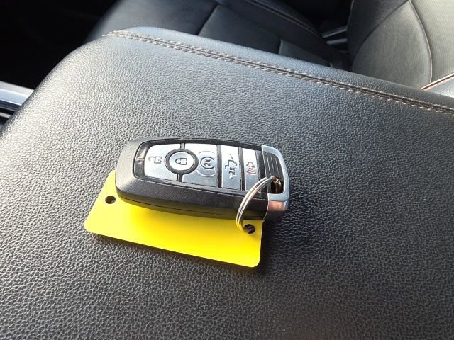 Used 2023 Ford F350 Lariat w/ Chrome Package image 32