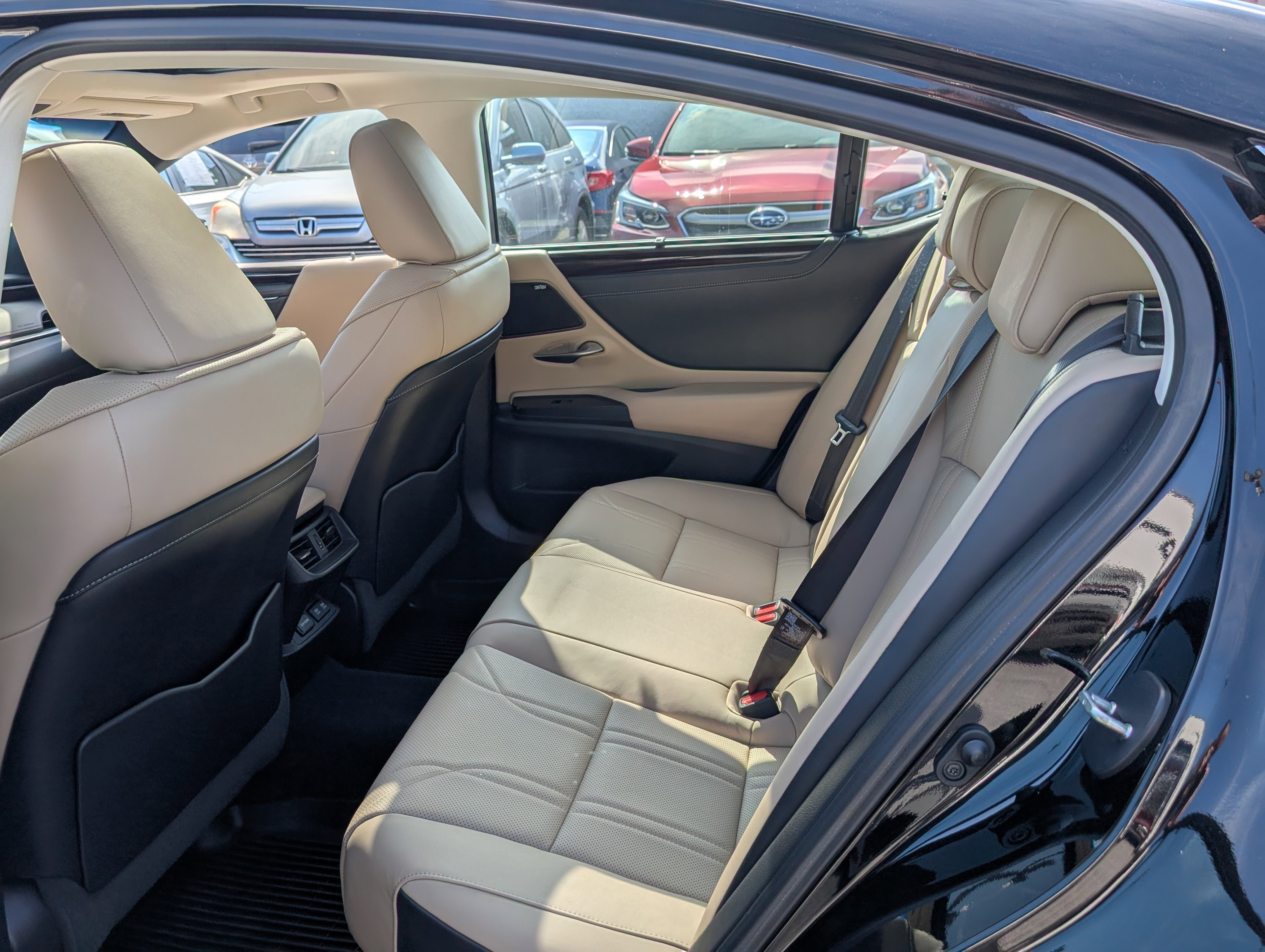 Used 2020 Lexus ES 350 Ultra Luxury w/ Accessory Package 2 image 14