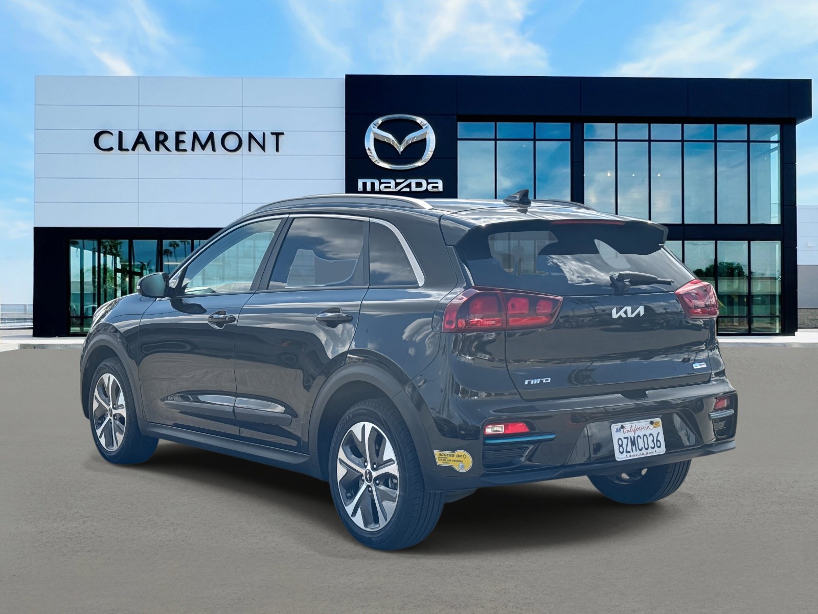 Used 2022 Kia Niro EX image 6
