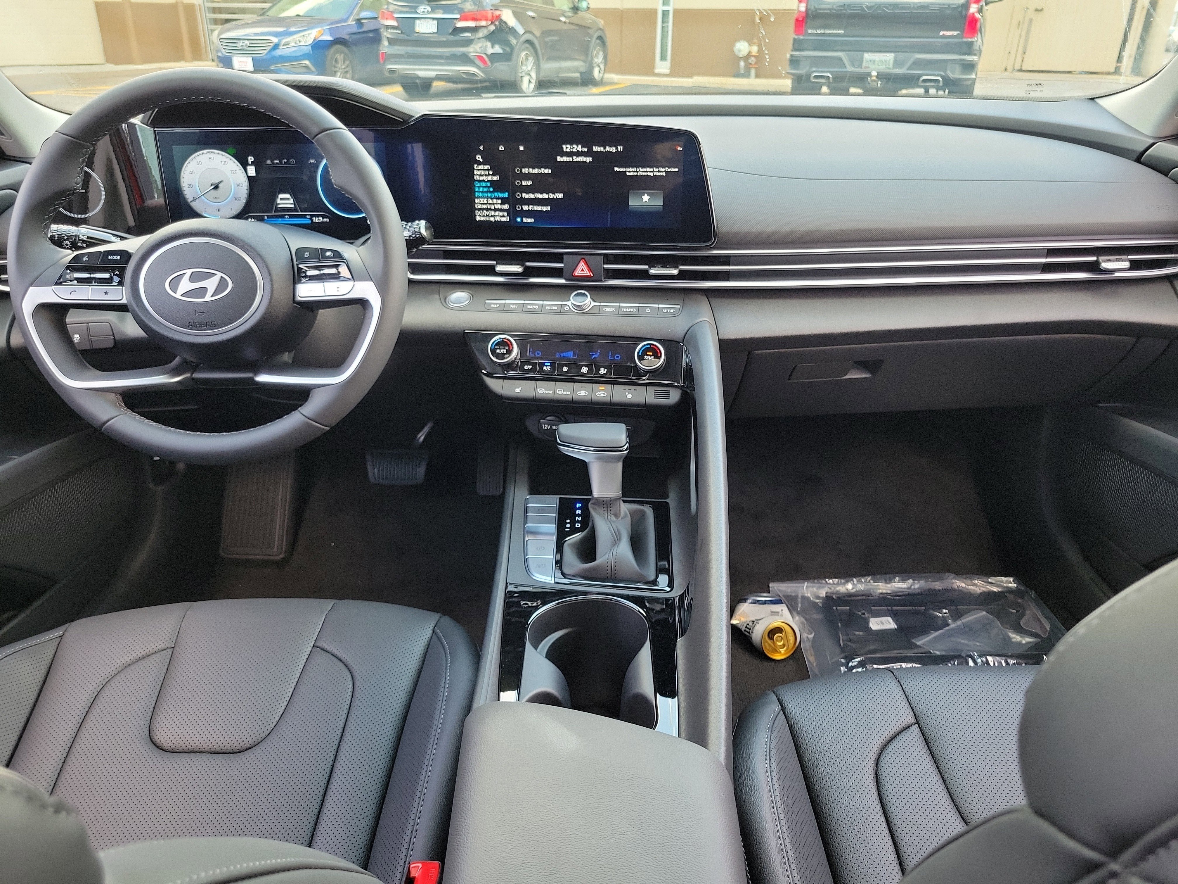 New 2025 Hyundai Elantra Limited FWD image 9