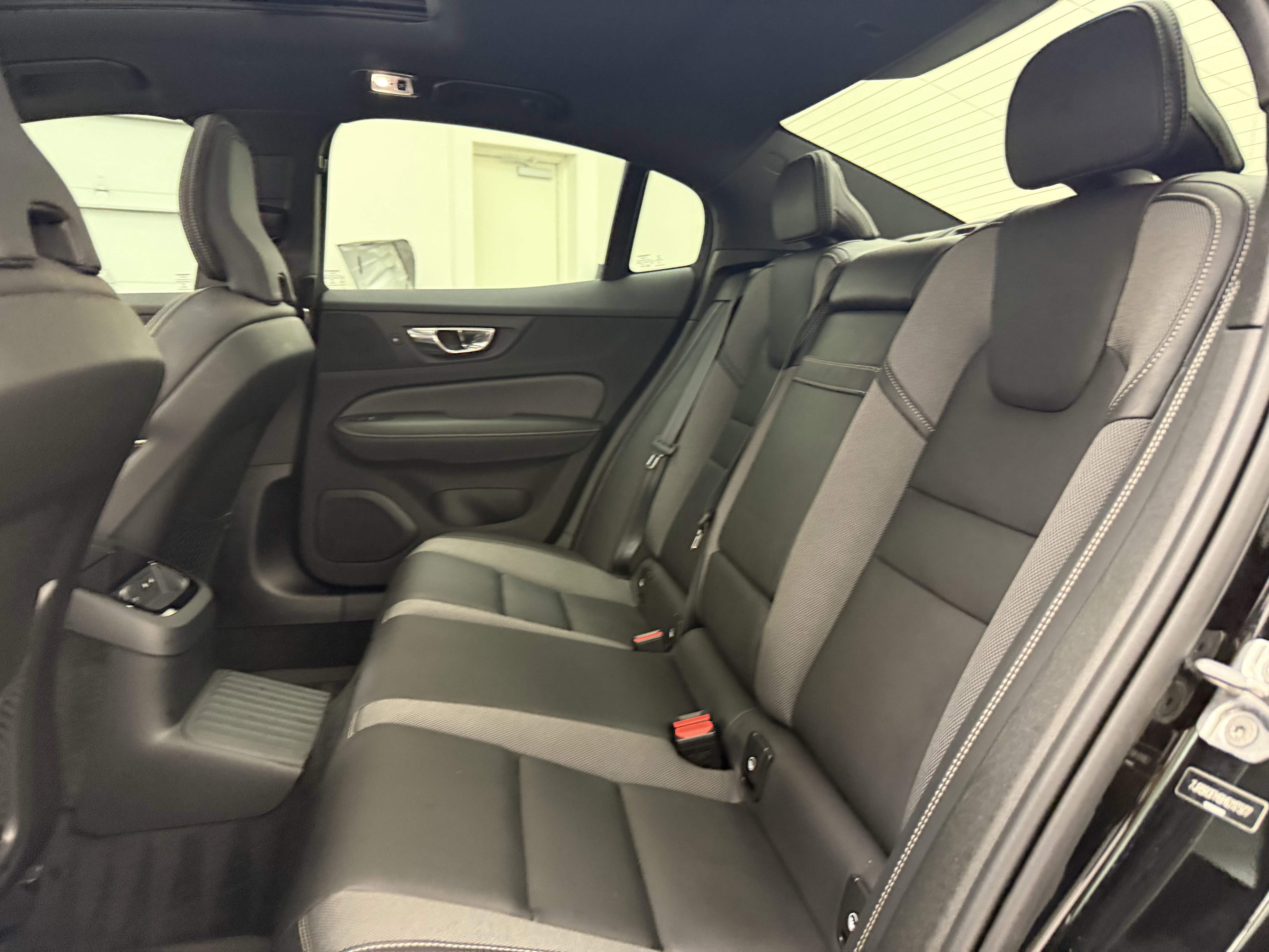 Used 2021 Volvo S60 T8 R-Design w/ Climate Package AWD/4WD image 27