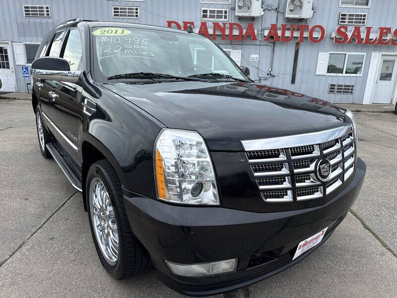 Used 2011 Cadillac Escalade AWD w/ Touring Package image 11