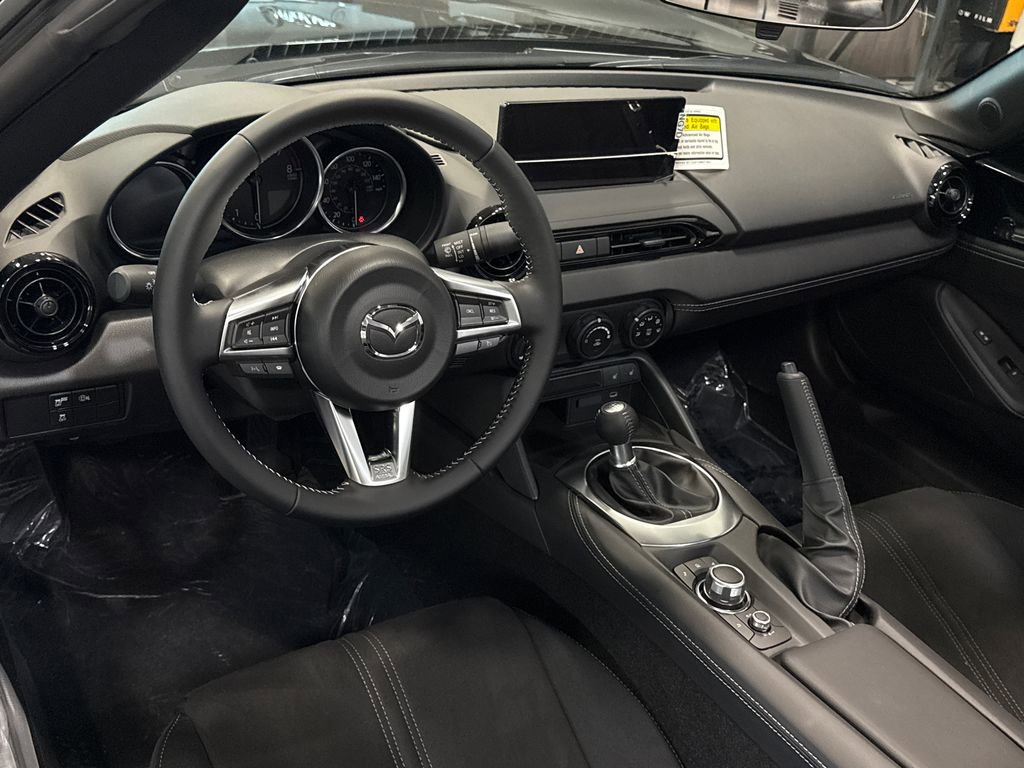 New 2026 MAZDA MX-5 Miata Club w/ Weather Package RWD image 4