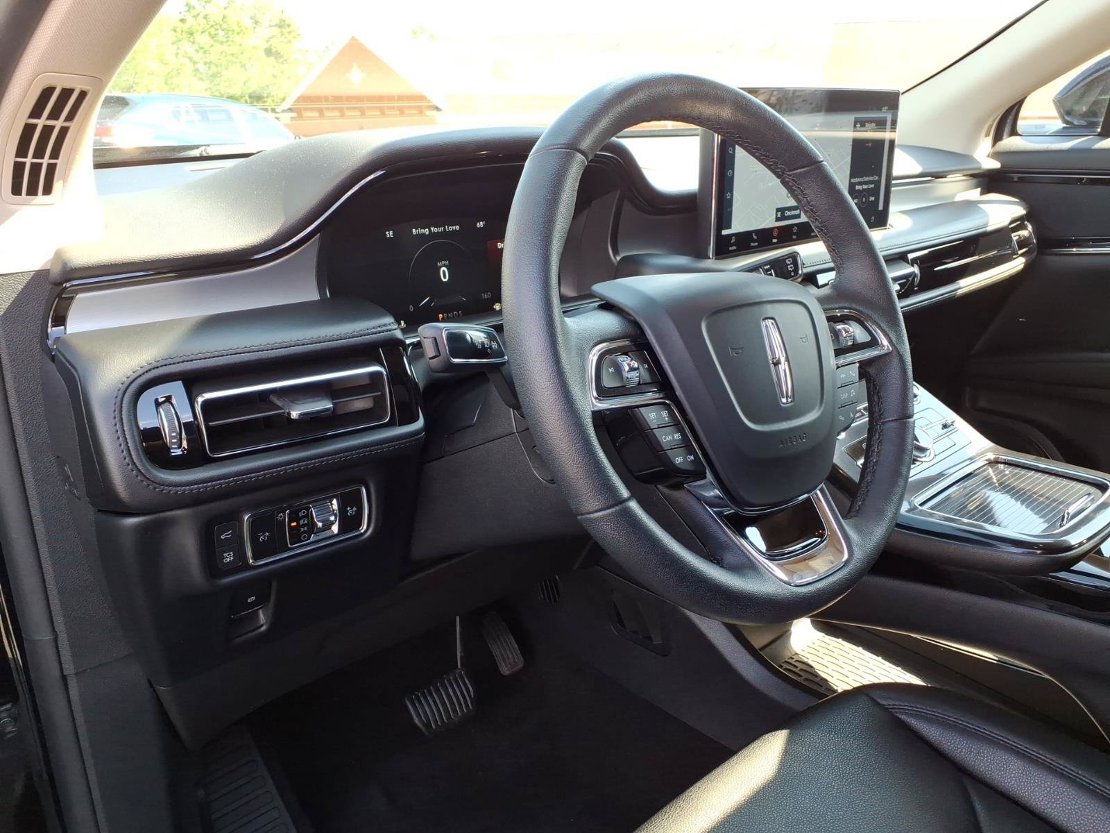 Certified 2023 Lincoln Nautilus AWD w/ Premium Package image 14
