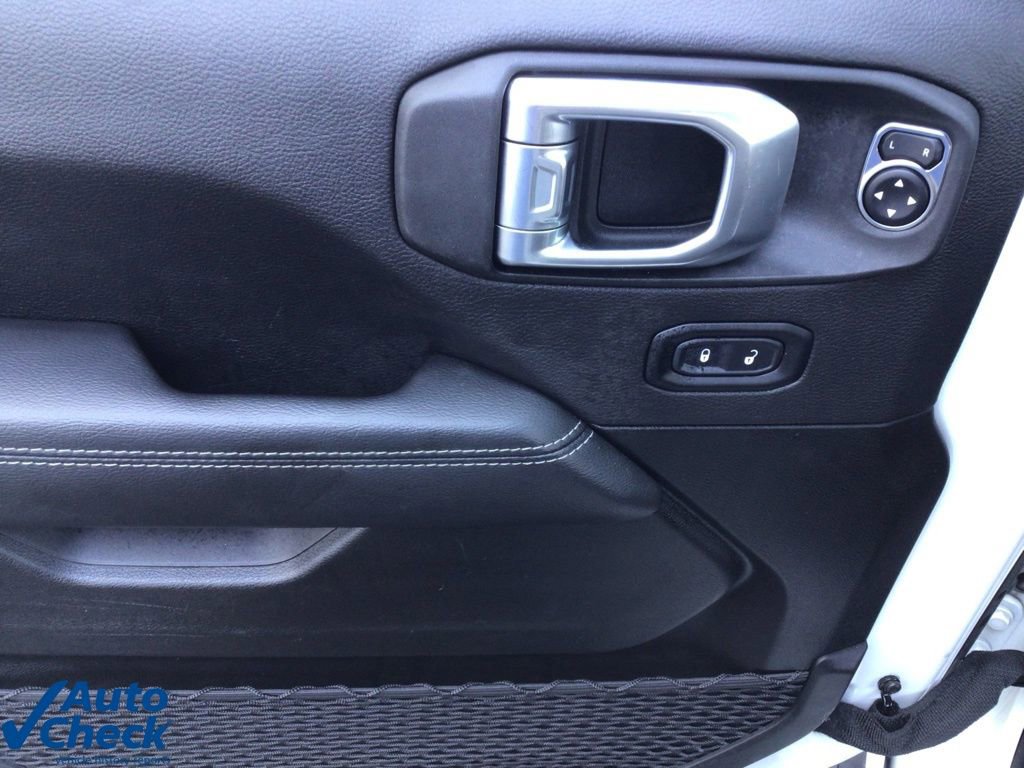 Used 2022 Jeep Wrangler Unlimited Sahara w/ Cold Weather Group image 10