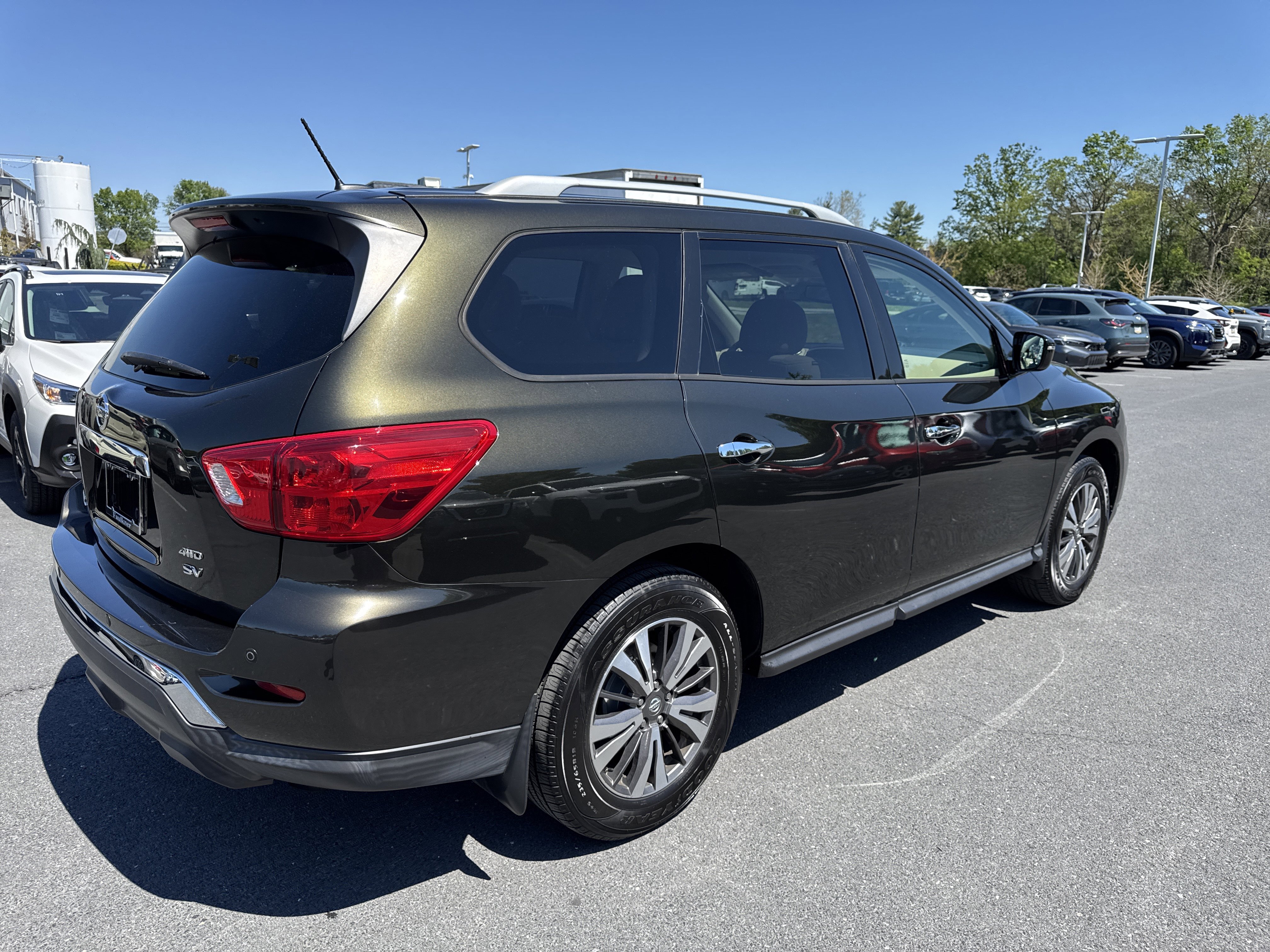 Used 2017 Nissan Pathfinder SV AWD/4WD image 30