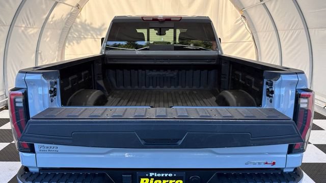 Used 2024 GMC Sierra 2500 AT4 w/ Technology Package AWD/4WD image 4