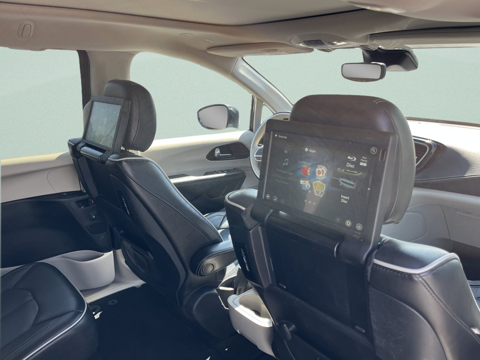 Used 2021 Chrysler Pacifica Limited w/ Uconnect Theater Family Group AWD/4WD image 32