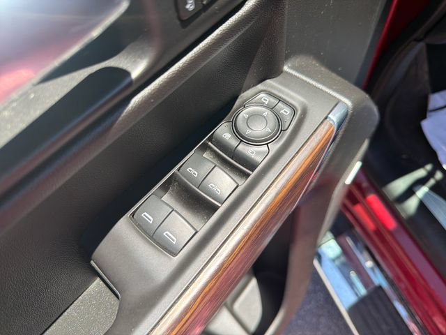 Used 2020 Chevrolet Silverado 1500 High Country w/ Technology Package AWD/4WD image 12