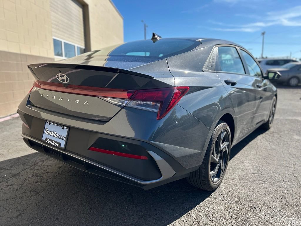 Used 2026 Hyundai Elantra Sport FWD image 5