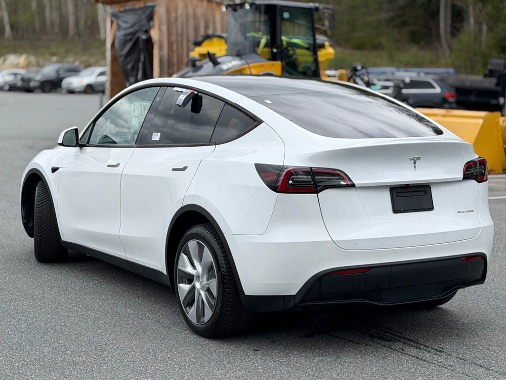 Used 2023 Tesla Model Y Long Range AWD/4WD image 3
