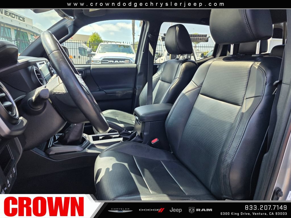 Used 2018 Toyota Tacoma TRD Sport w/ TRD Premium Sport Package AWD/4WD image 21