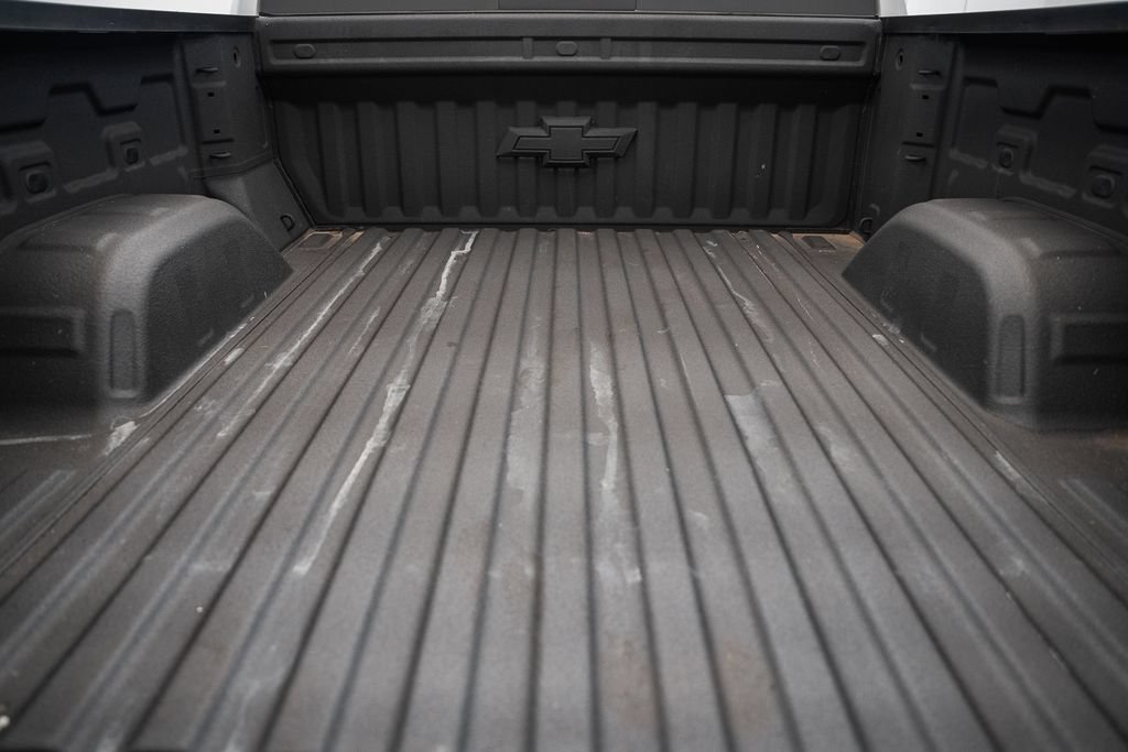 Used 2025 Chevrolet Silverado 1500 High Country AWD/4WD image 11