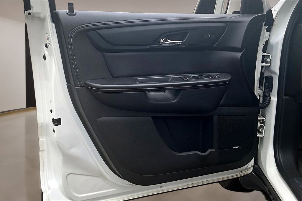 Used 2015 Chevrolet Traverse LTZ FWD image 18