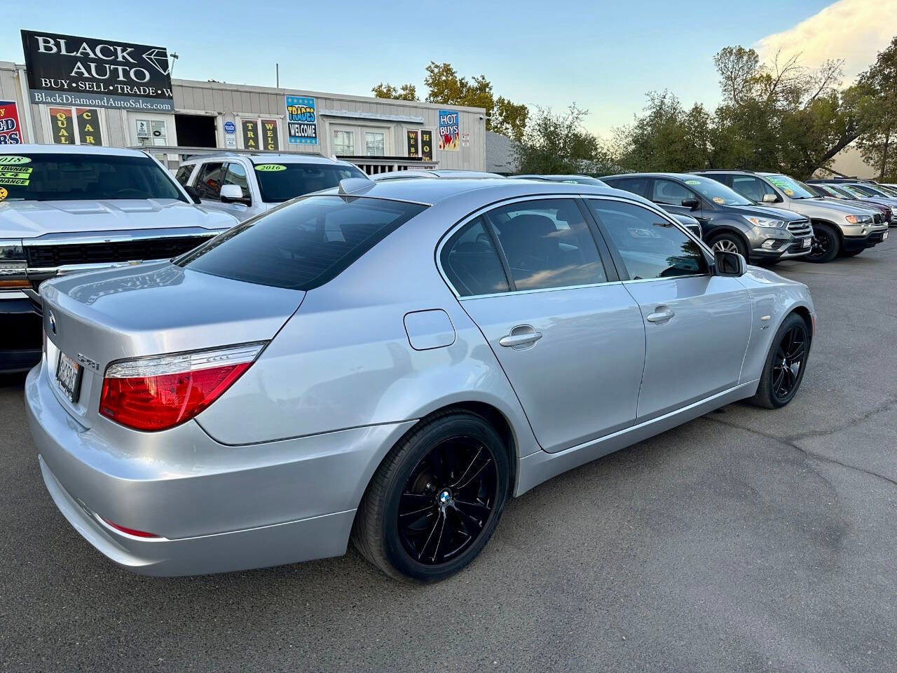 Used 2009 BMW 528i xDrive Sedan image 8