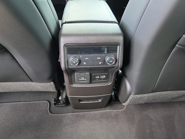 Used 2022 GMC Acadia SLT w/ Technology Package image 13