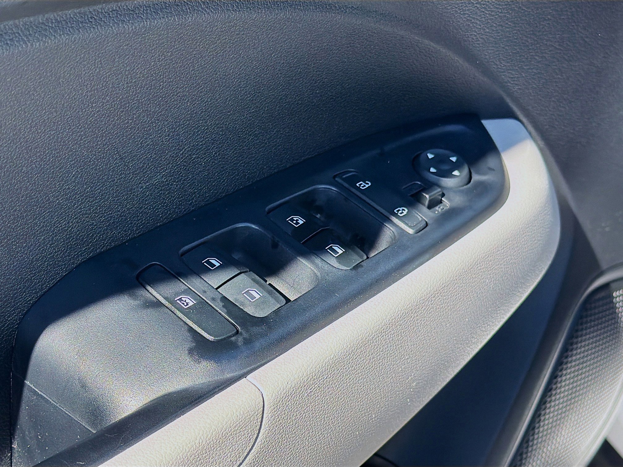 Used 2021 Hyundai Venue SEL image 20