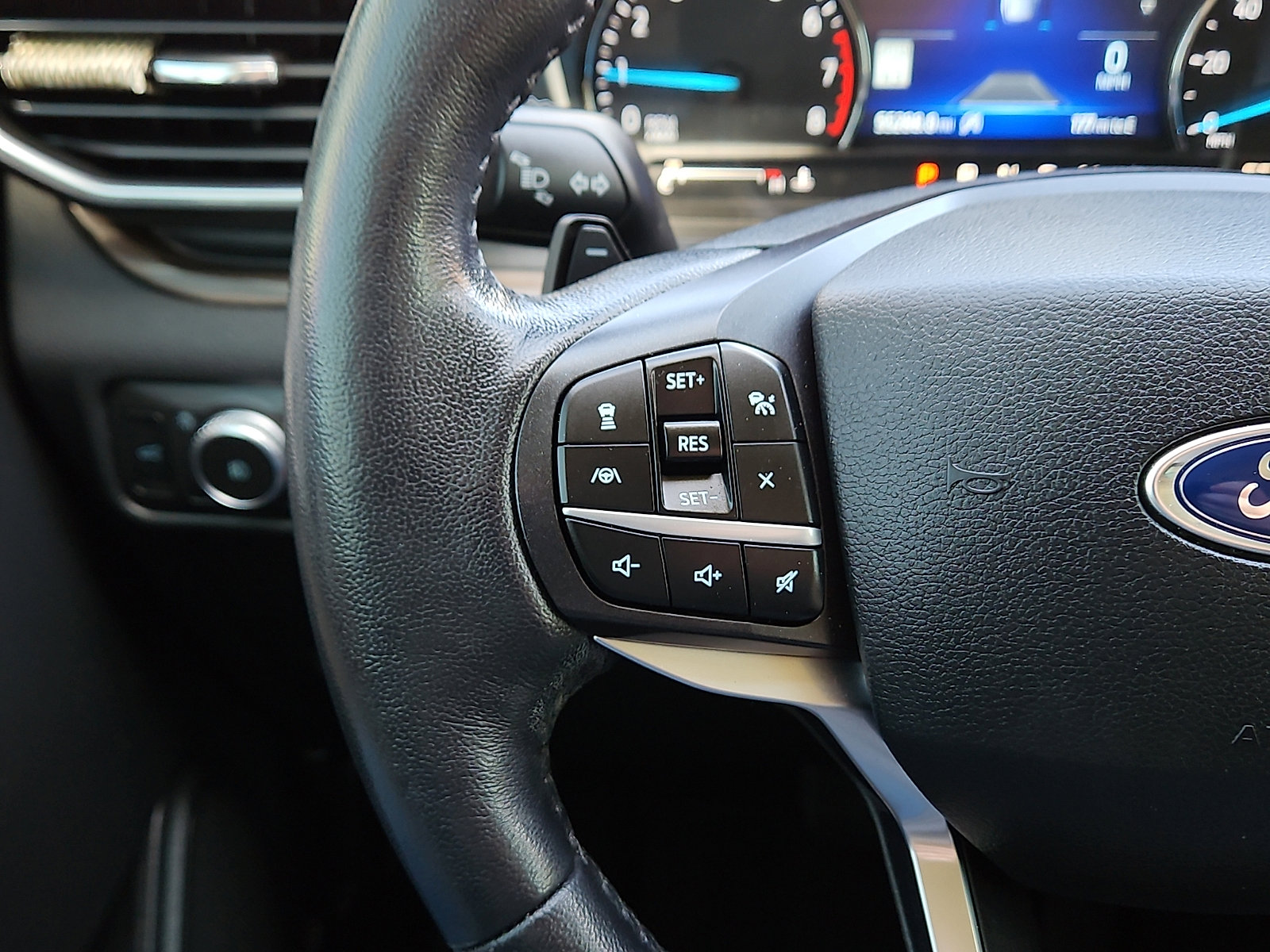 Used 2020 Ford Explorer Limited image 17