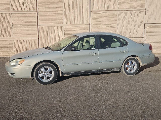 Used 2004 Ford Taurus SE