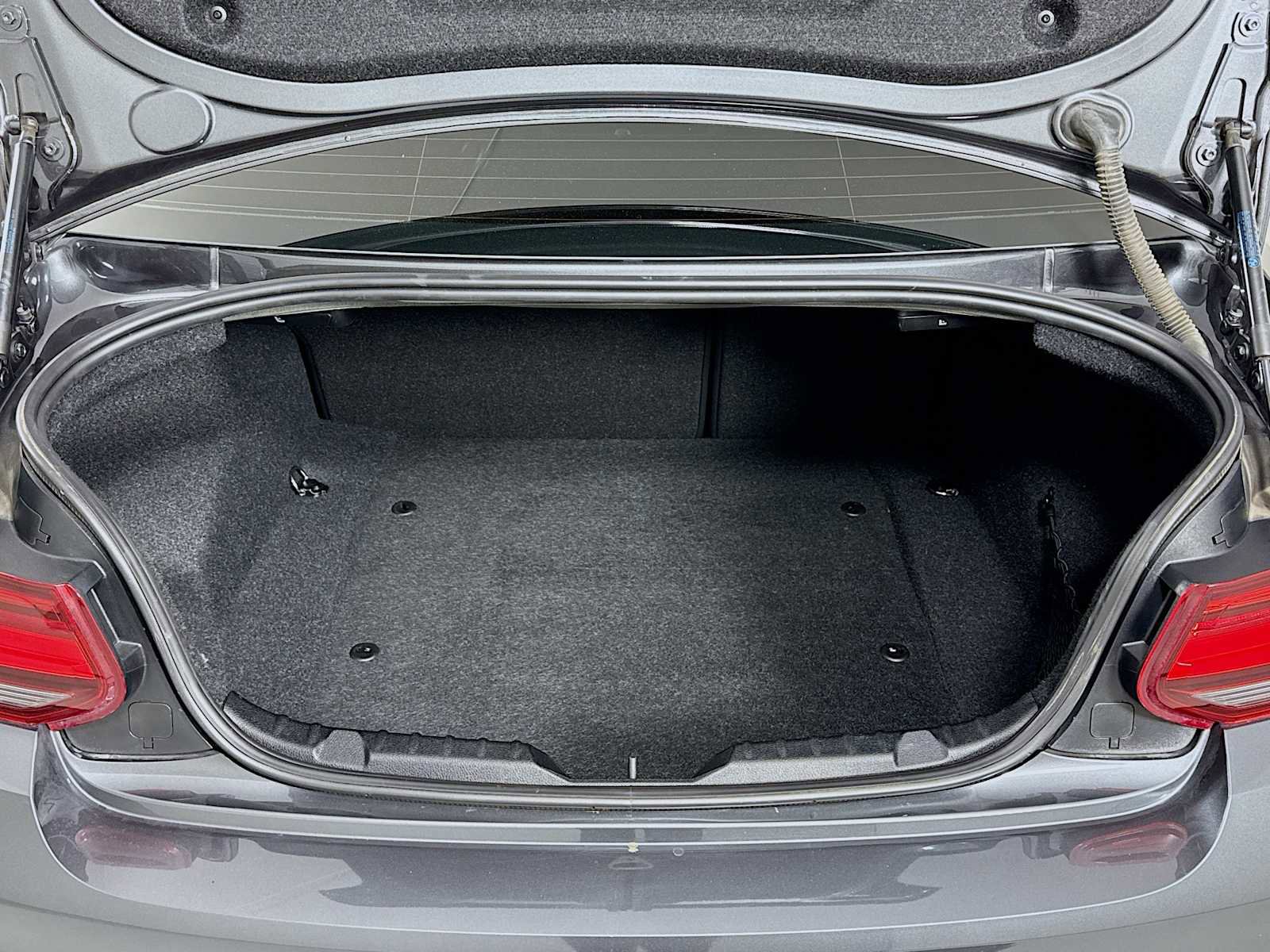 Used 2021 BMW 230i Coupe w/ M Sport Package image 26