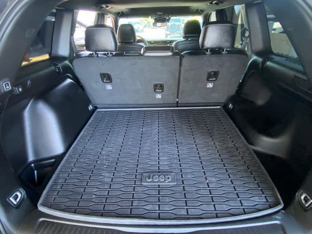 Used 2023 Jeep Grand Cherokee Altitude image 27