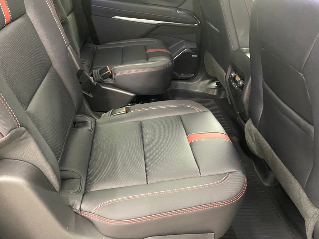 New 2026 Chevrolet Traverse RS w/ LPO, Floor Liner Package AWD/4WD image 12