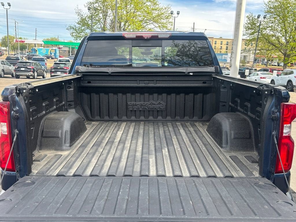 Used 2020 Chevrolet Silverado 1500 High Country w/ Technology Package AWD/4WD image 16