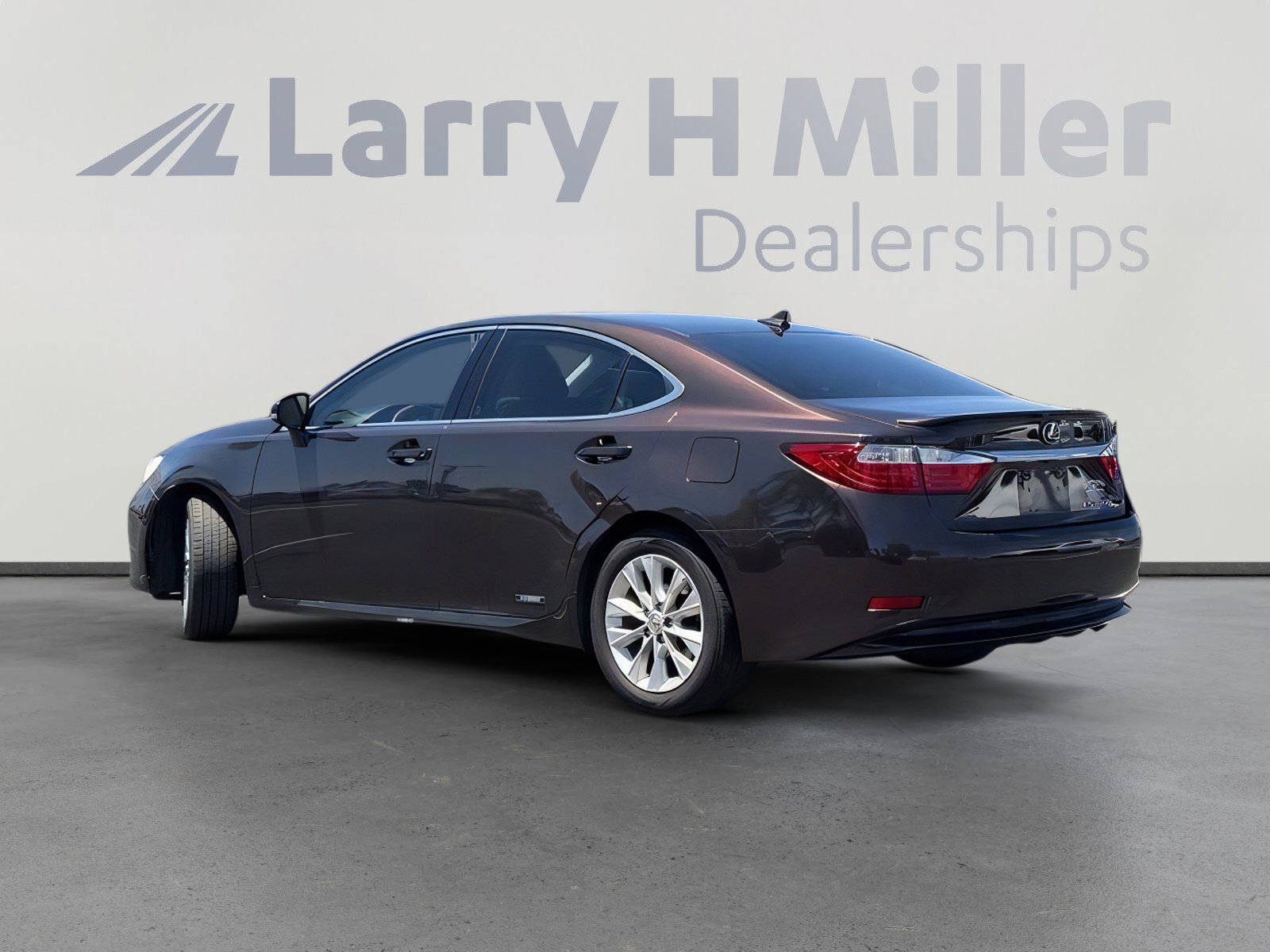 Used 2013 Lexus ES 300h w/ Luxury Pkg FWD image 3