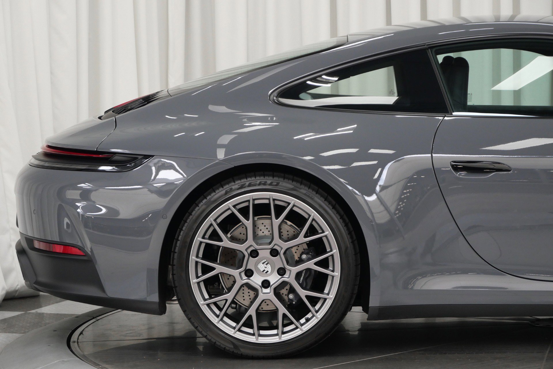 Used 2025 Porsche 911 Carrera w/ Premium Package image 35