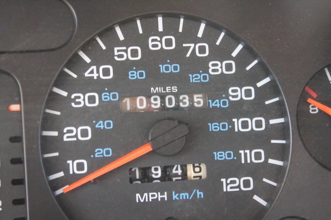Used 1997 Dodge Ram 2500 Truck 2WD Club Cab image 11