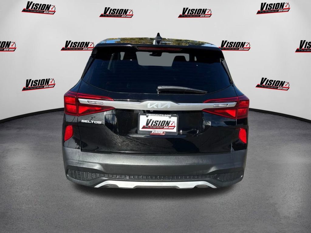 Certified 2023 Kia Seltos LX image 6