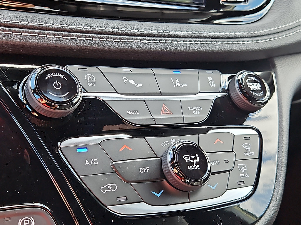 New 2027 Chrysler Pacifica Select FWD image 17