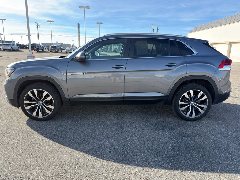 Used 2020 Volkswagen Atlas Cross Sport SEL image 2