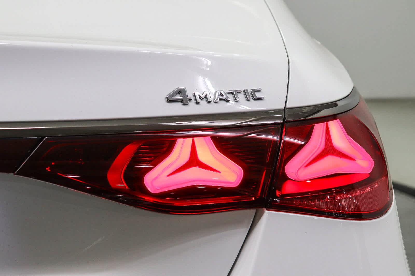 New 2027 Mercedes-Benz E 450 4MATIC Sedan image 11