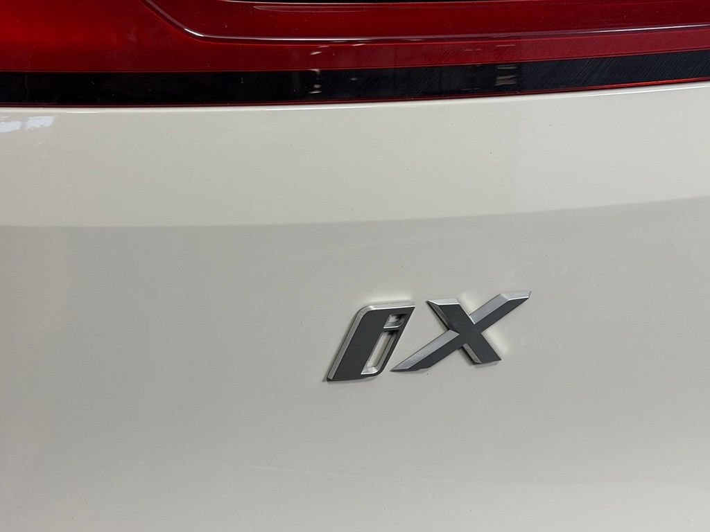 Used 2026 BMW iX xDrive45 AWD/4WD image 24