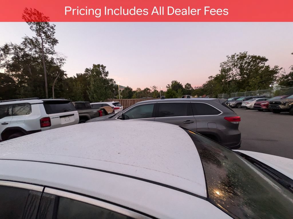 Used 2018 Toyota Camry SE FWD image 11