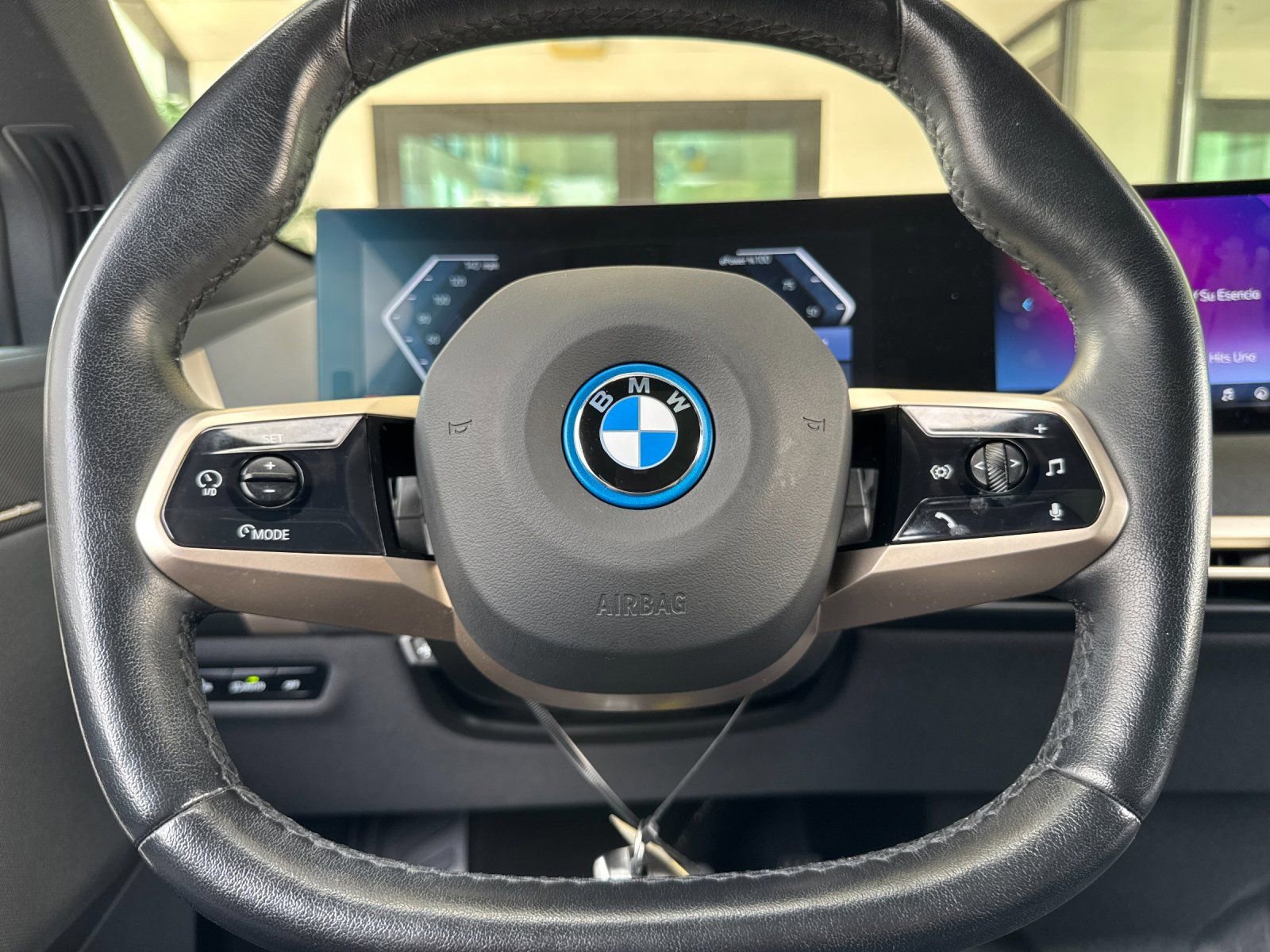 Used 2024 BMW iX xDrive50 w/ Premium Package image 28