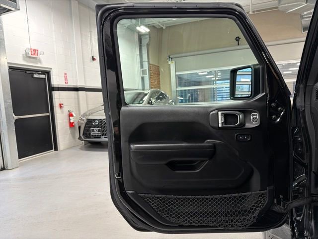 Used 2018 Jeep Wrangler Unlimited Sport S AWD/4WD image 10