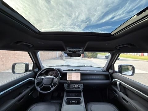 Used 2024 Land Rover Defender 130 X-Dynamic SE AWD/4WD image 26