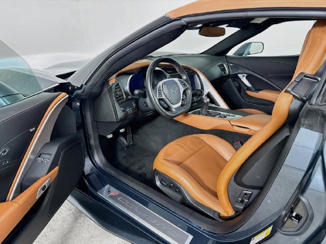 Used 2019 Chevrolet Corvette Stingray Convertible w/ 2LT Preferred Equipment Group RWD image 3