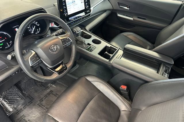 Used 2023 Toyota Sienna XSE w/ XSE Plus Package AWD/4WD image 11