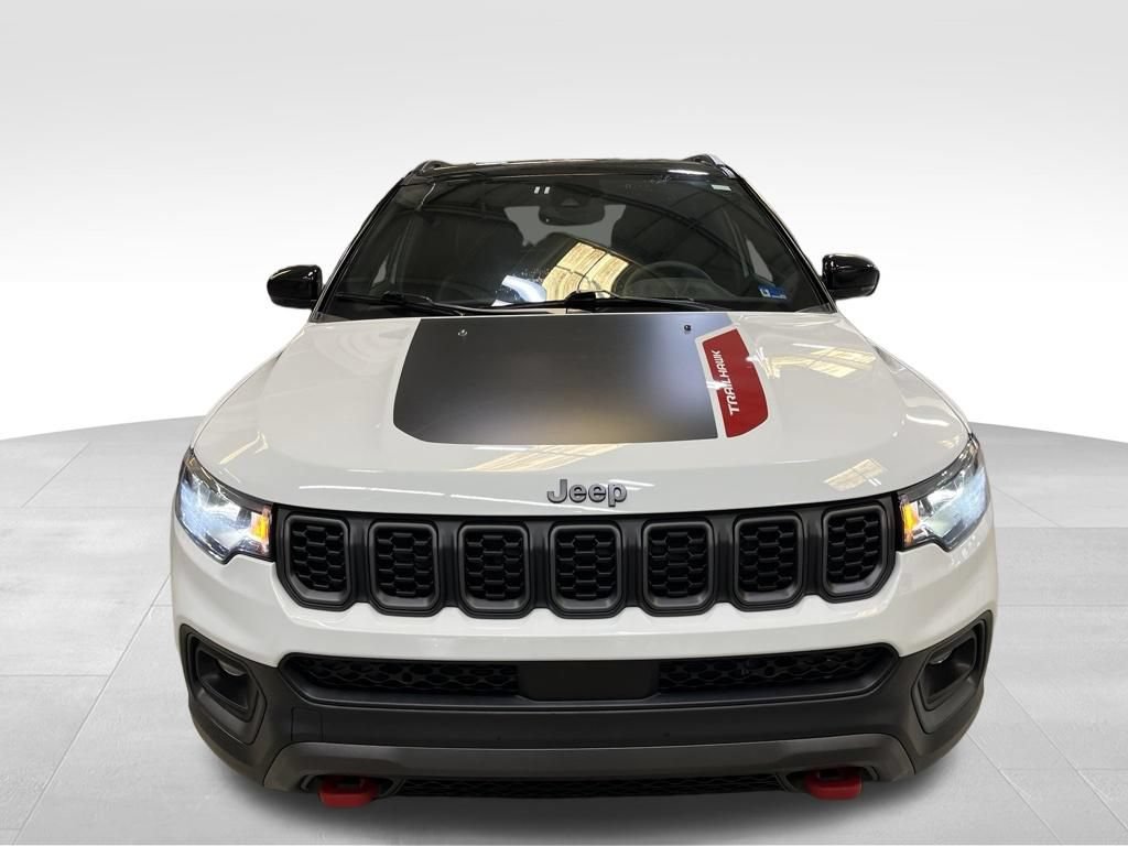 Used 2025 Jeep Compass Trailhawk AWD/4WD image 9